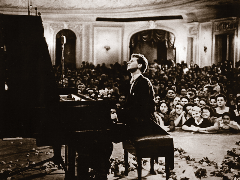 Cliburn Defined by Big, Small Moments